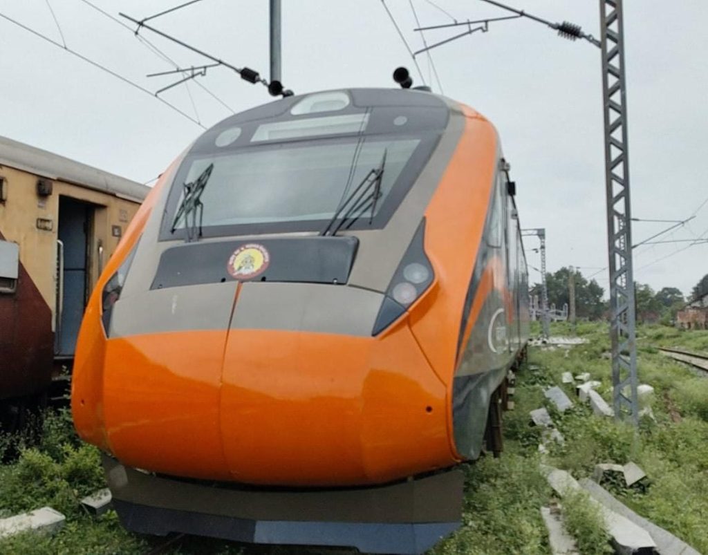 Railway : जल्द चलेगी वंदे भारत मेट्रो, जुड़ जाएंगे 124 शहर, वंदे स्लीपर को भी दौड़ाने की तैयारी, जाने कौन-कौन से जुड़ेंगे शहर और ट्रेन में क्या-क्या रहेगी सुविधाएं