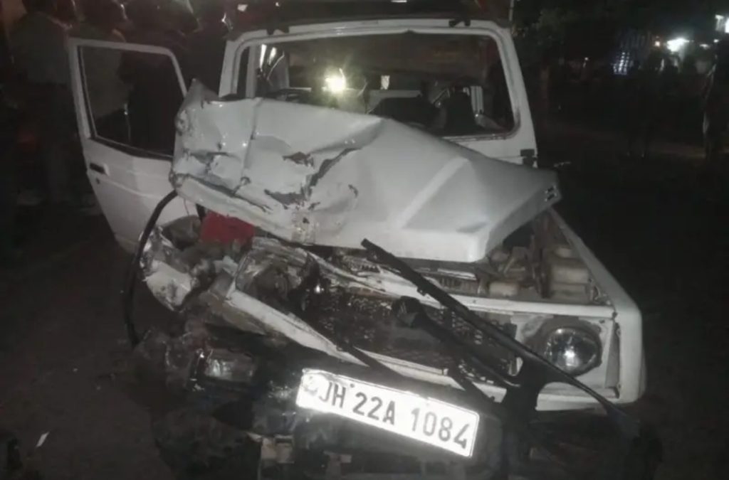 Saraikela-Kandra Road Accident: मंत्री चंपाई सोरेन का एस्कॉर्ट वाहन पलटा, चाईबासा के चालक की मौत, पांच जवान घायल