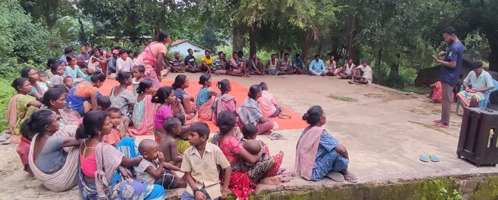 Chaibasa: हाथियों के उत्पात से ग्रामीणों में रोष, वन विभाग का घेराव करने की बनायी रणनीति