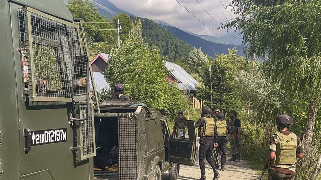 Kashmir: अनंतनाग में आतंकियों और सुरक्षा बलों के बीच मुठभेड़, 2 सैनिक शहीद