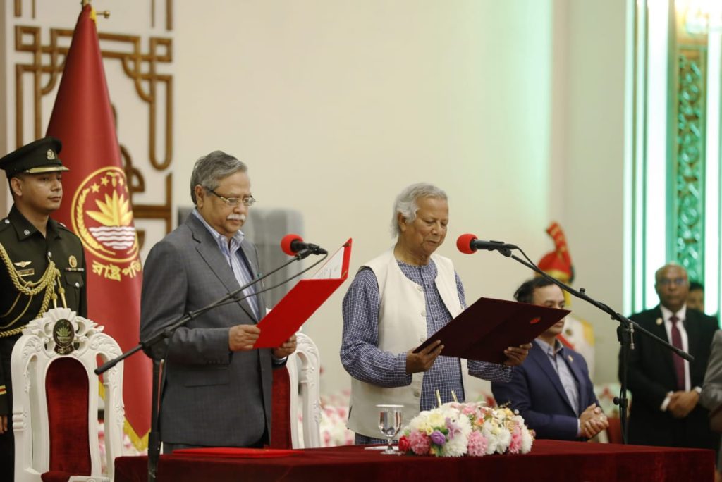 Bangladesh updates: मोहम्मद यूनुस के शपथ ग्रहण समारोह में शामिल हुए ‘Indian High Commissioner’