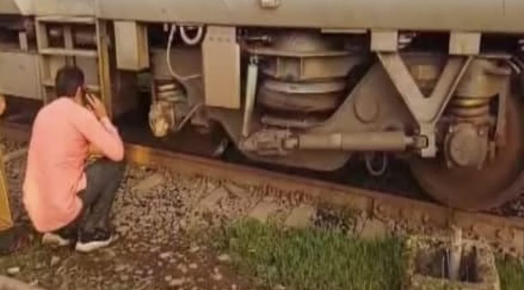Train Derailment: सहरसा विशेष ट्रेन के दो डिब्बे इटारसी में पटरी से उतरे, कोई हताहत नहीं