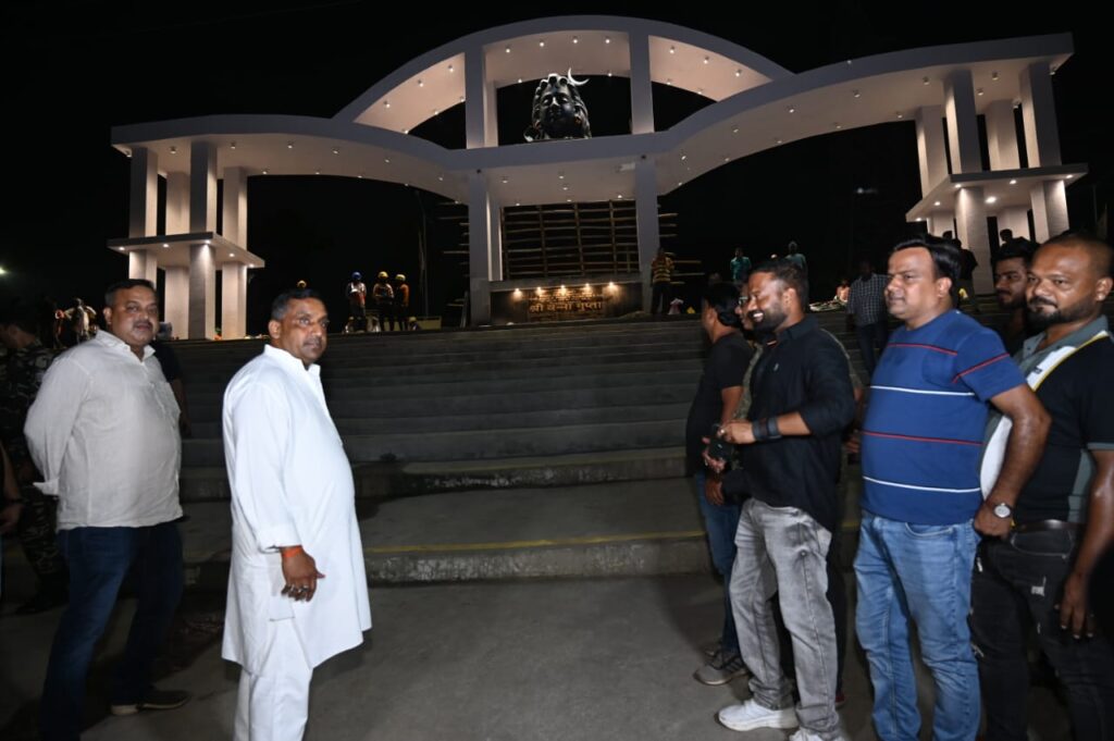 Jamshedpur News: दोमुहानी संगम घाट अब नये लुक में, स्वर्णरेखा आरती के साथ होगा उद्घाटन, बन्ना गुप्ता ने किया निरीक्षण