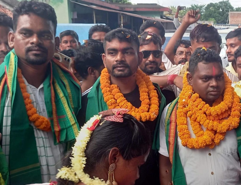 kolhan Politics: विस चुनाव में किसी के साथ गठबंधन नहीं, 60 अधिक सीटों पर लड़ेंगे चुनाव, खरसावां में जयराम ने की घोषणा