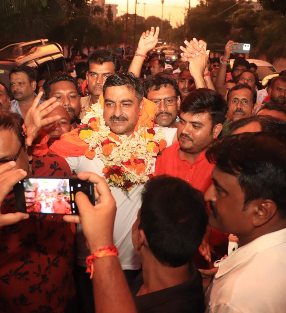 Jamshedpur: कुलराज सिंह हत्या मामले में सात वर्ष बाद जेल से छूटे पूर्व भाजपा नेता नीरज सिंह व डब्बू सेठ