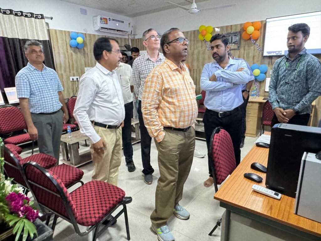 Ckp Rail Division: रेल जीएम पहुंचे चक्रधरपुर, बोले, हावड़ा से टाटानगर तक बिछेगी चौथी लाइन, झारसुगुड़ा व राउरकेला मेजर यार्ड में रिमॉडलिंग का काम होगा