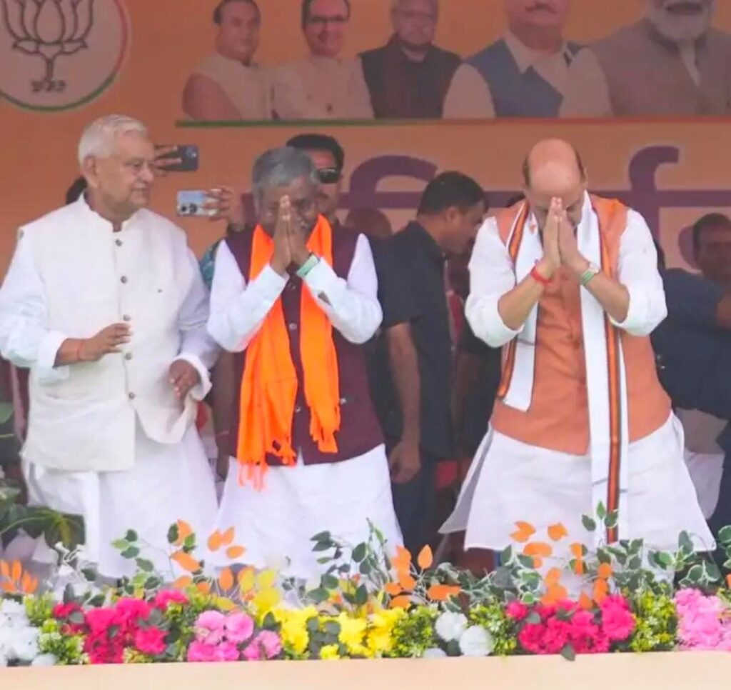 झारखंड में आदिवासी महिलाओं से शादी कर रहे घुसपैठियों को बर्दाश्त नहीं करेगी बीजेपी, इटखोरी में बोले रक्षा मंत्री राजनाथ सिंह
