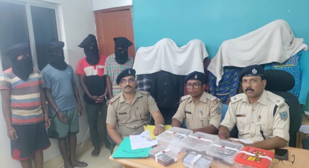 Saraikela Crime: जादू-टोने के संदेह में दंपति की हत्या के आरोप में 10 लोग गिरफ्तार