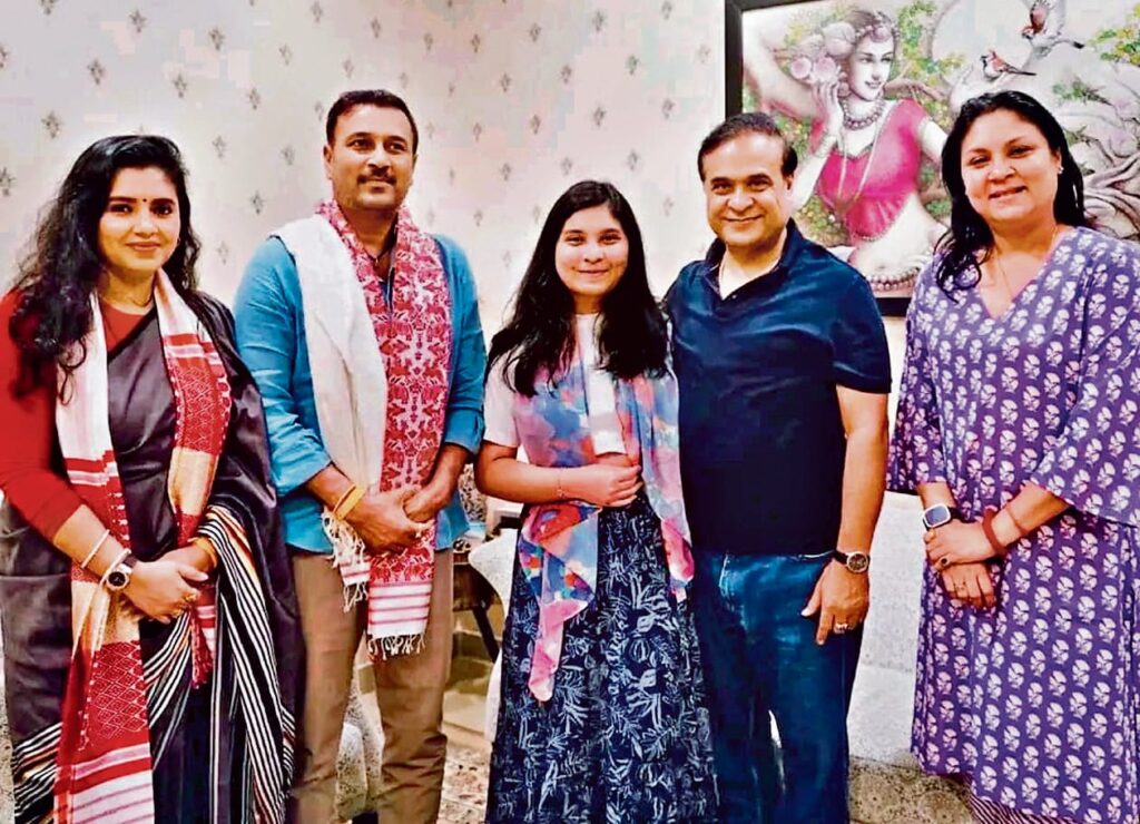 Jharkhand Politics: आजसू के केंद्रीय अध्यक्ष सुदेश पहुंचे असम, मिले सीएम हिमंता से