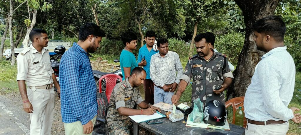 Jamshedpur:विधानसभा चुनाव के मद्देनजर अन्तर्राज्यीय एवं अंतरजिला चेकनाका में वाहनों की चेकिंग के दौरान पिछले दो दिनों में अबतक 7 लाख 28 हजार रु. की राशि जप्त, सत्यापन उपरान्त 1 लाख 10 हजार की राशि किया गया विमुक्त .
