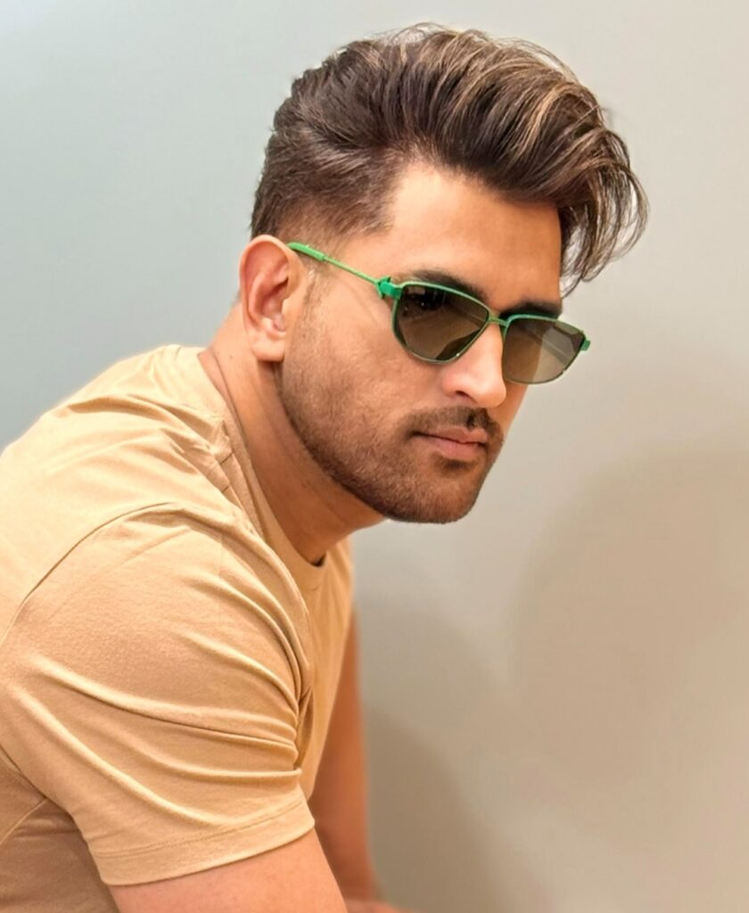 हेयर स्टाइल को लेकर फिर से सुर्खियों में आये क्रिकेटर महेंद्र सिंह धोनी