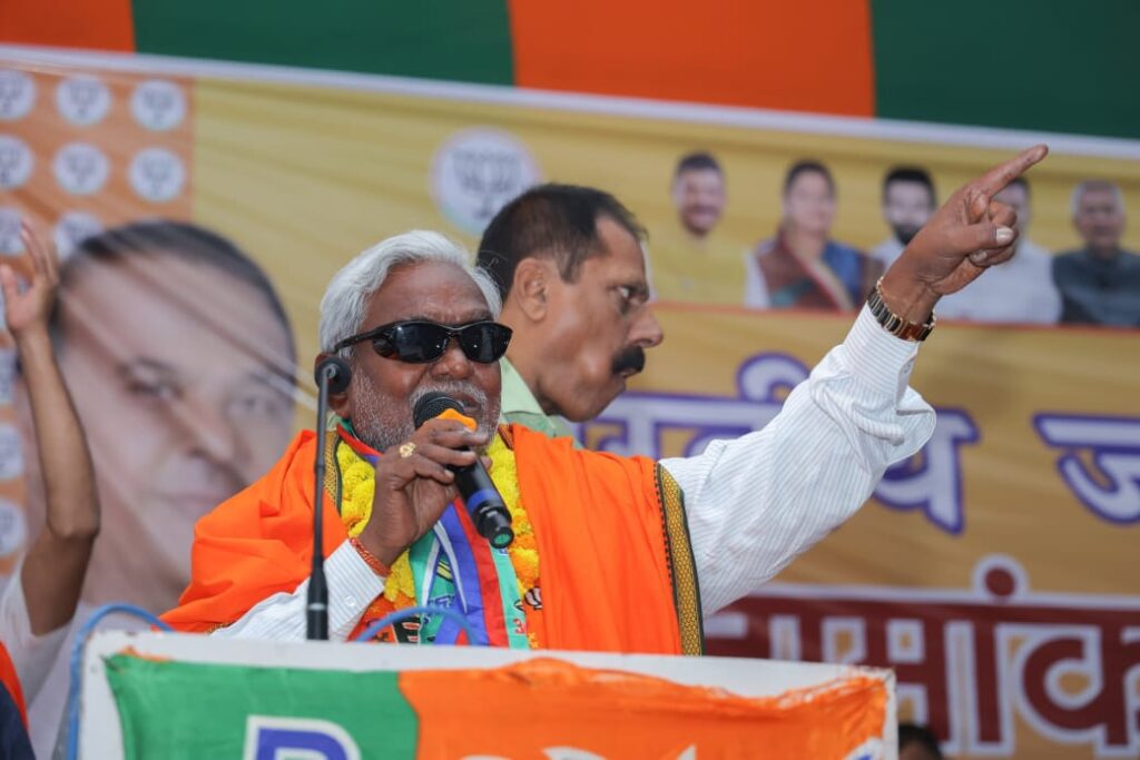 Champai Soren’s Assets: सरायकेला से भाजपा प्रत्याशी चंपाई सोरेन के पास 1.41 करोड़, पत्नी के पास 99 लाख की संपत्ति, तीन लाख के तीन हथियार भी