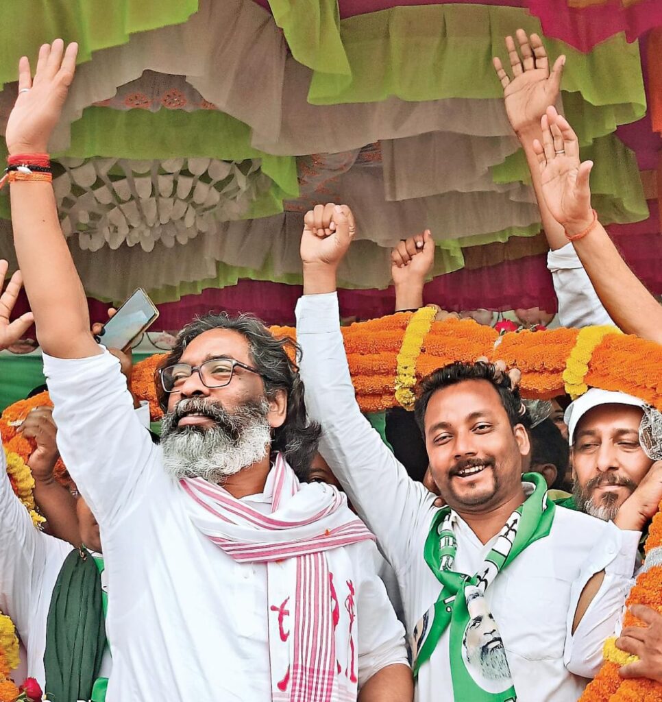 Hemant soren Nomination: बरहेट में सीएम हेमंत सोरेन का भाजपा पर आरोप, झारखंड में हो रहे विकास से घबराकर करा रहे पहले चुनाव