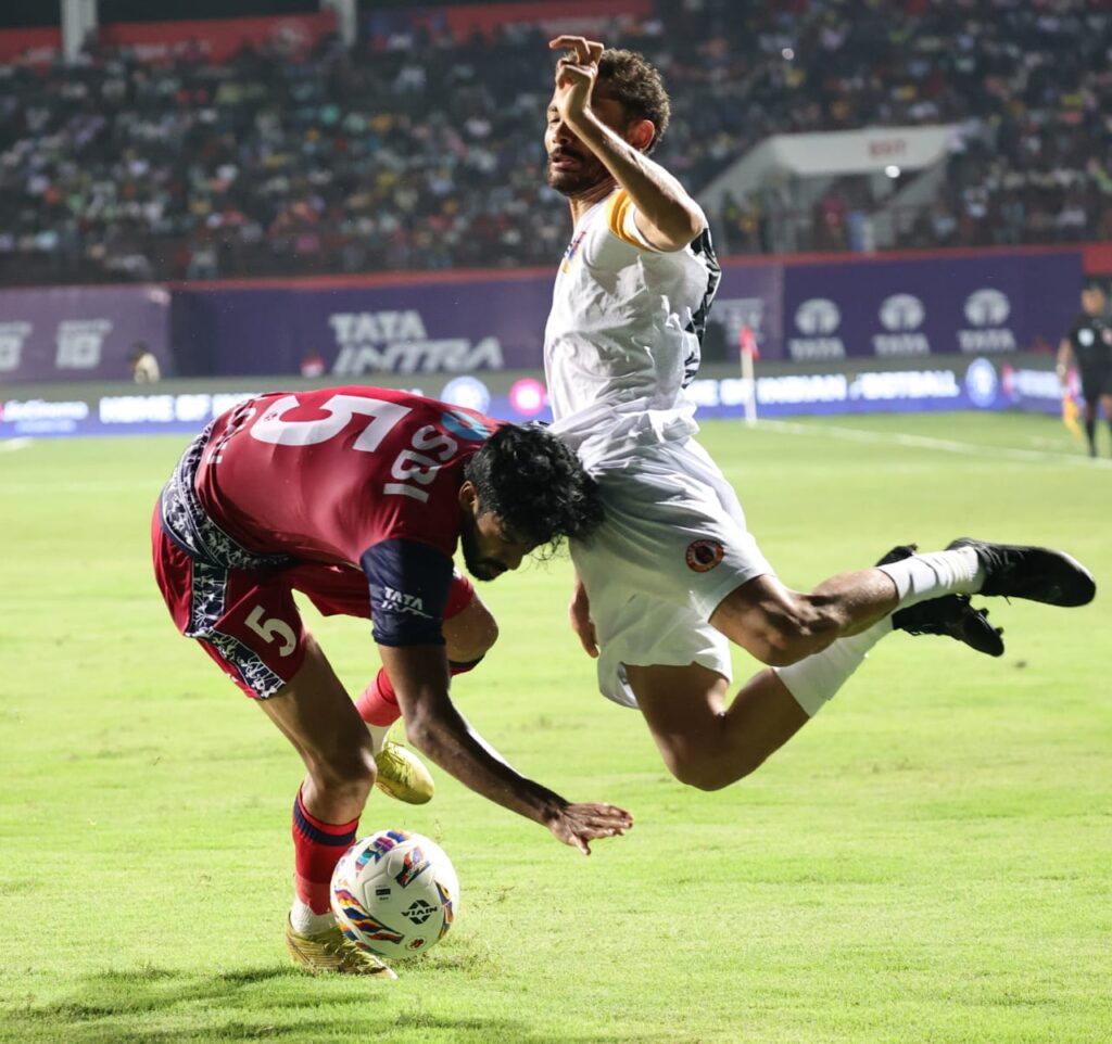 ISL in JRD Sports Complex: जमशेदपुर फुटबॉल क्लब ने ईस्ट बंगाल एफसी को 2-0 से हरा तीसरे स्थान पर, जेआरडी टाटा स्पोर्ट्स कॉम्प्लेक्स में हुआ मुकाबला