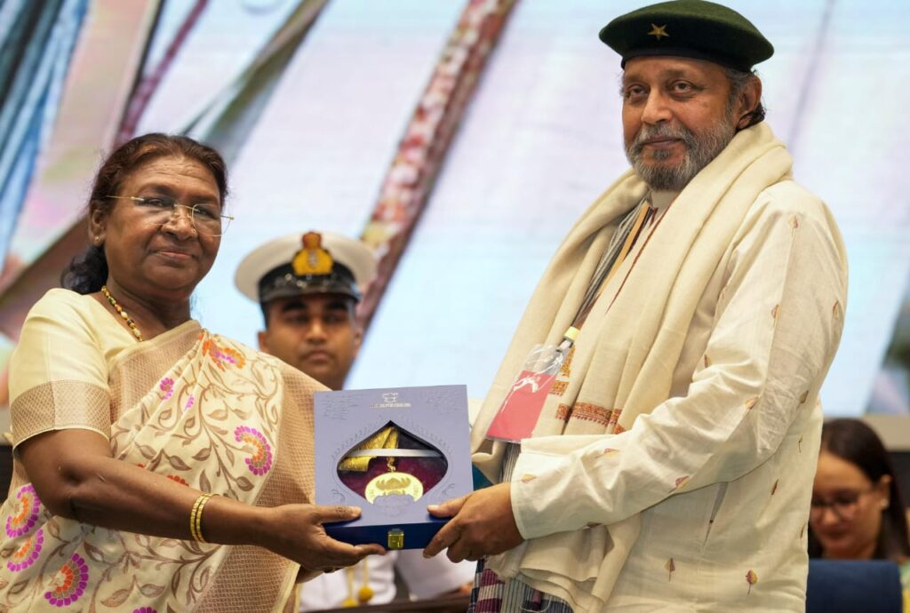 National Film Award Ceremony: दादा साहब फाल्के पुरस्कार मिलते ही छलक पड़े Mithun Chakraborty के आंसू, बोले- भगवान ने सबकुछ दे दिया