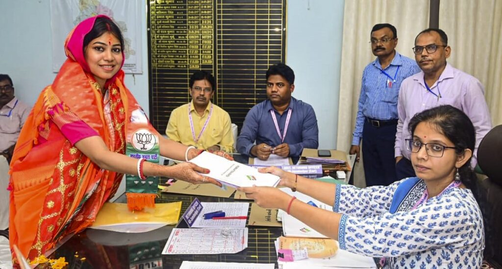 Jamshedpur Nomination जमशेदपुर पूर्वी विधानसभा से भाजपा प्रत्याशी पूर्णिमा साहू ने ने किया नामांकन, जनसभा को किया संबोधित
