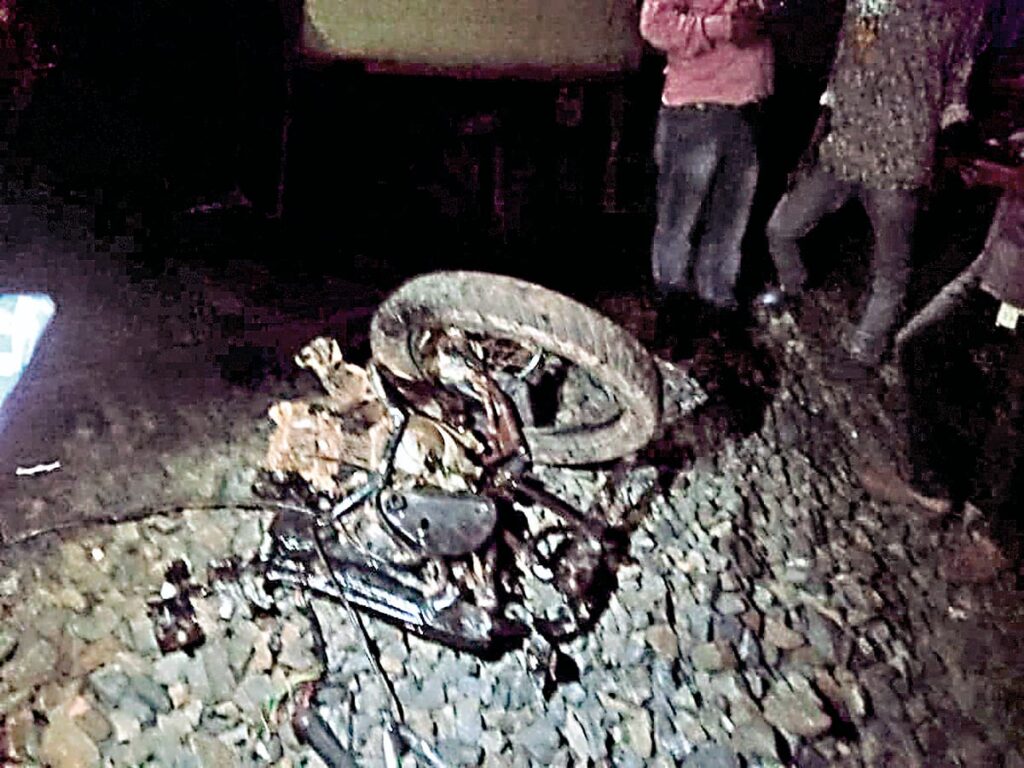 Train Accident: रेलवे ट्रैक पर रखी बाइक से टकरायी रांची-लोहरदगा पैसेंजर ट्रेन, इंजन क्षतिग्रस्त, बड़ा हादसा टला