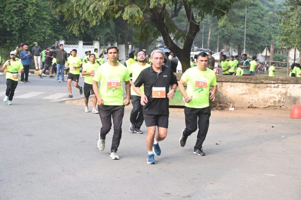 Jamshedpur Half Marathon: टाटा स्टील की ओर से जमशेदपुर में पहली बार 21 किमी का हुआ हाफ मैराथन, रन फॉर फिटनेस में 16 राज्य के 5027 लोगों ने लगायी दौड़