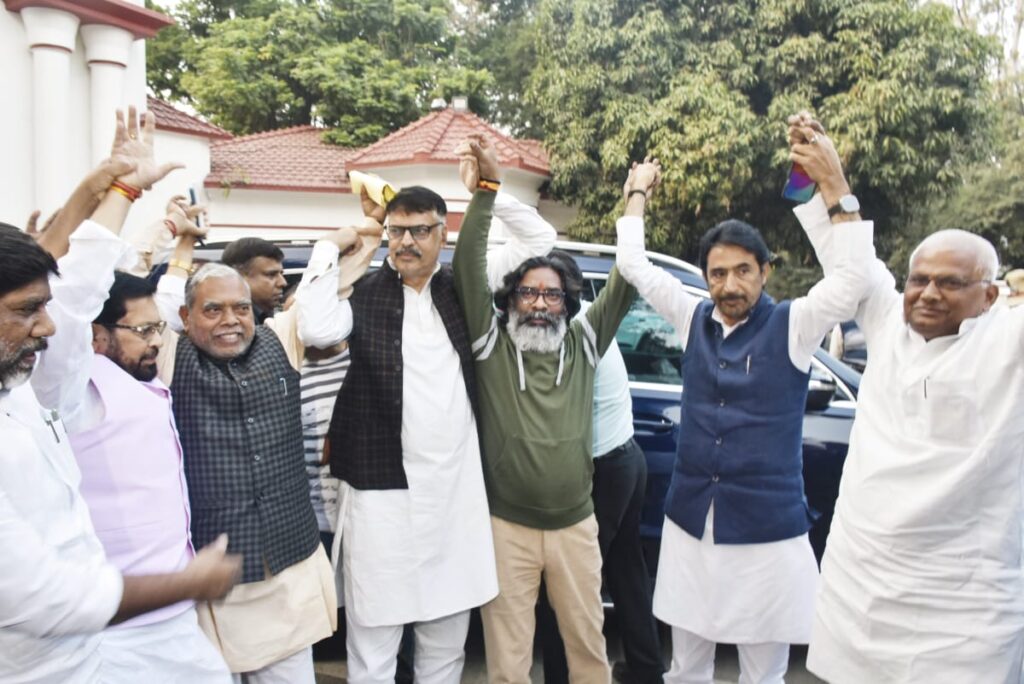 Hemant Cabinet में पुराना फॉर्मूला ही चलेगा, झामुमो के छह, कांग्रेस के चार व राजद को मिलेगा एक मंत्री पद, कोल्हान से दीपक बिरूवा और रामदास सोरेन का मंत्री बनना तय