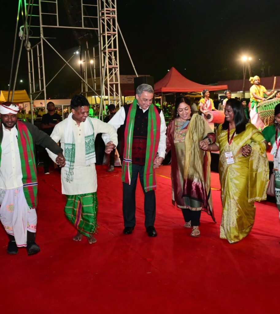 Samvad-A-Tribal Conclave: बिष्टुपुर के गोपाल मैदान में संवाद-ए ट्राइबल कॉन्क्लेव का हुआ आगाज, टाटा स्टील के एमडी टीवी नरेंद्रन हुए शामिल, रोजगार को लेकर कर दी बड़ी घोषणा