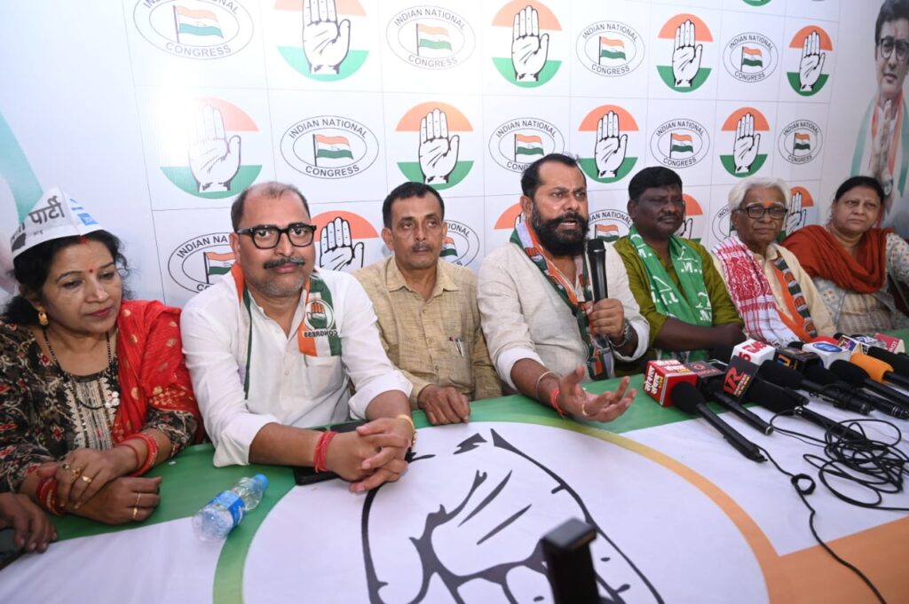 Jamshedpur Congress: आनंद बिहारी दुबे बोले, रघुवर ने अतिक्रमण के नाम पर लोगों को किया था बेघर, जनता को मालिकाना हक दिलाने का वादा रहा विफल