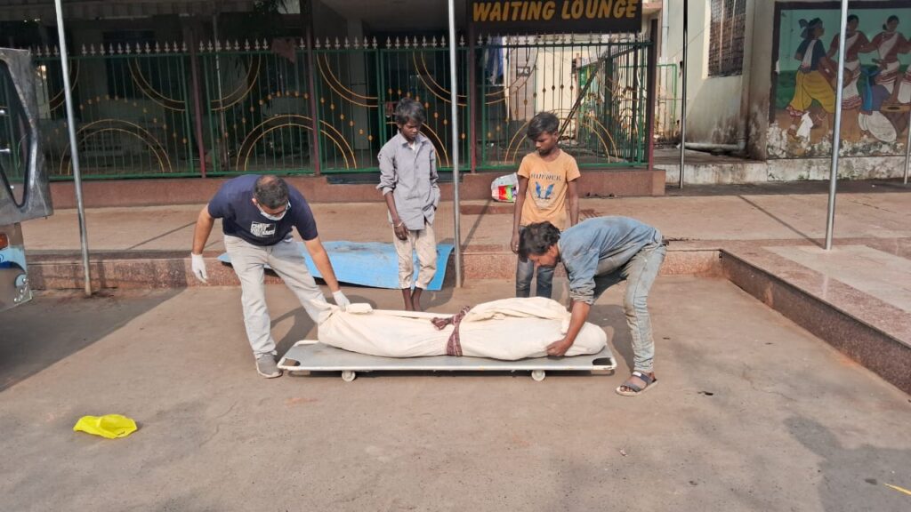 Jamshedpur News: ठंड से युवक की मौत, टाटानगर स्टेशन के शेड के नीचे सोया था, जुगसलाई थाना क्षेत्र में एक सप्ताह में तीन की हो चुकी है मौत