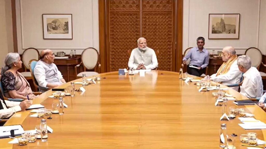 Modi Cabinet Dicision: केंद्र ने योग्य छात्रों को उच्च शिक्षा के लिए ‘पीएम-विद्यालक्ष्मी’ योजना को मंजूरी दी, अब बिना जमानत या गारंटर मिलेगा लोन