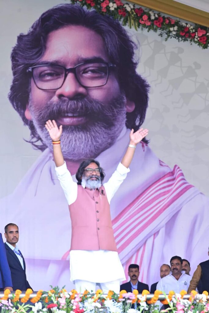 Hemant Soren: मुख्यमंत्री हेमंत सोरेन ने पदभार ग्रहण किया, एक्स पर लिखा, हर झारखंडी को समर्पित रहेगी अबुआ सरकार