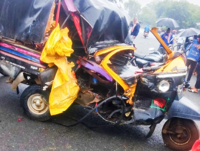 Mayurbhanj Accident: मयूरभंज में सड़क हादसे में चार की मौत, तीन गंभीर, ट्रक ने पहले सड़क किनारे एक व्यक्ति को कुचला, फिर भागने के क्रम में टेंपो को रौंदा