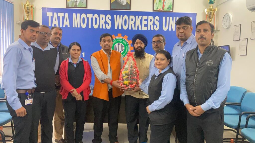 Tata Motors Union: टाटा मोटर्स यूनियन के नवनिर्वाचित पदाधिकारियों गुरमीत सिंह तोते, आरके सिंह समेत अन्य का हुआ अभिनंदन