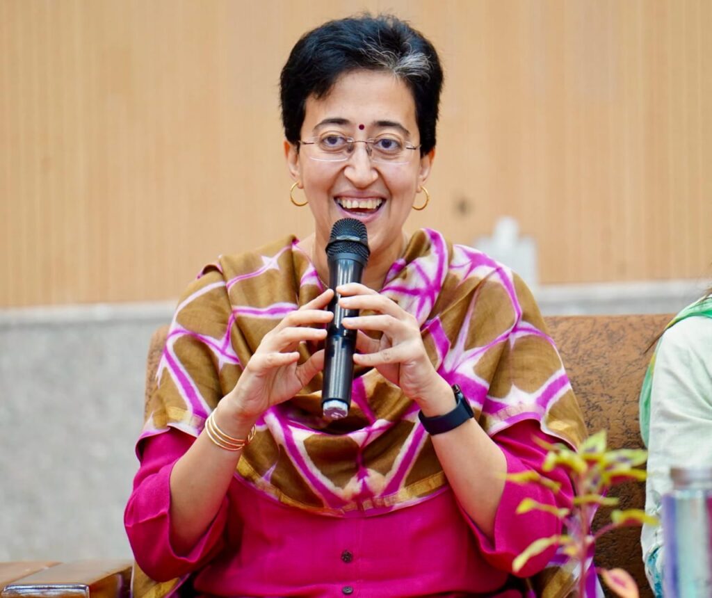 दिल्ली सरकार का वकीलों को तोहफा, 3220 नए वकीलों को मिलेगा 10 लाख का टर्म और 5 लाख रुपये का फैमिली हेल्थ इंश्योरेंस