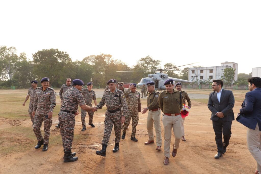 Chaibasa: तीन माह में पश्चिमी सिंहभूम से नक्सल समस्या खत्म कर देंगे, चाईबासा पहुंचे डीजीपी ने किया दावा