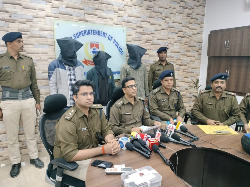 Govindpur Firing Expose: गोविंदपुर में आइसक्रीम कारोबारी पर फायरिंग में तीन गिरफ्तार, हथियार बरामद