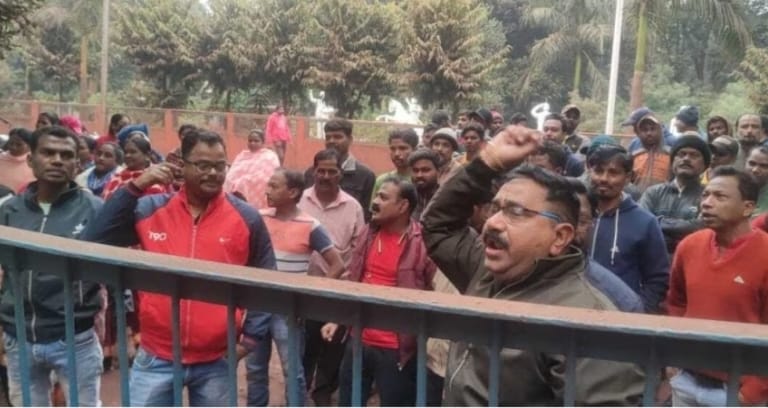 Guwa Mines: झारखंड मजदूर संघर्ष संघ का विरोध प्रदर्शन, दी चेतावनी, मांगें पूरी नहीं हुई, तो करेंगे बड़ा आंदोलन