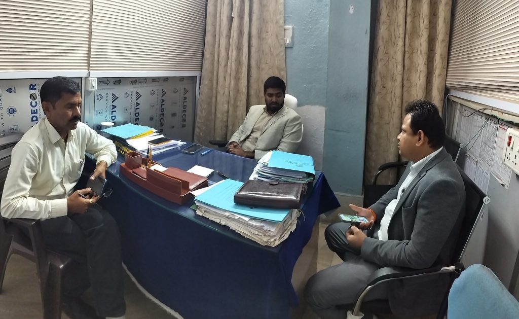 Jamahedpur Mango Municipal: मानगो नगर निगम में राजस्व संग्रह को लेकर बैठक, होल्डिंग टैक्स व ट्रेडिंग लाइसेंस शुल्क के बकायेदारों को नोटिस करने का फैसला
