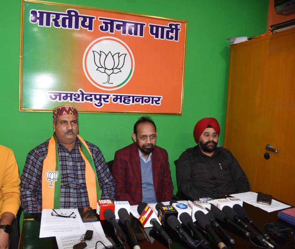 Jamshedpur: कांग्रेस झूठ और भ्रम फैलाने में माहिर, शाह के बयान को तोड़-मरोड़कर किया जा रहा पेश, कांग्रेस के विरोध प्रदर्शनों पर बोले सांसद