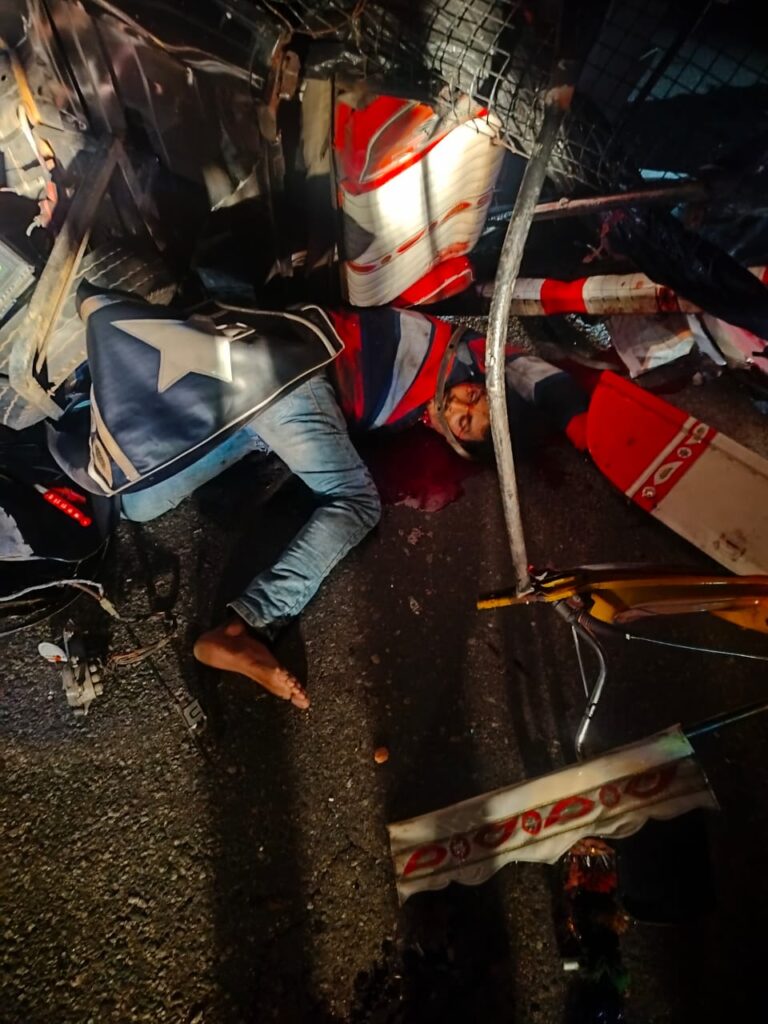Accident on NH 33 : चौका में NH-33 पर मुखिया होटल के समीप Jcb ने ऑटो को मारी टक्कर, बिहार के गया के रहने वाले ऑटो चालक की मौत
