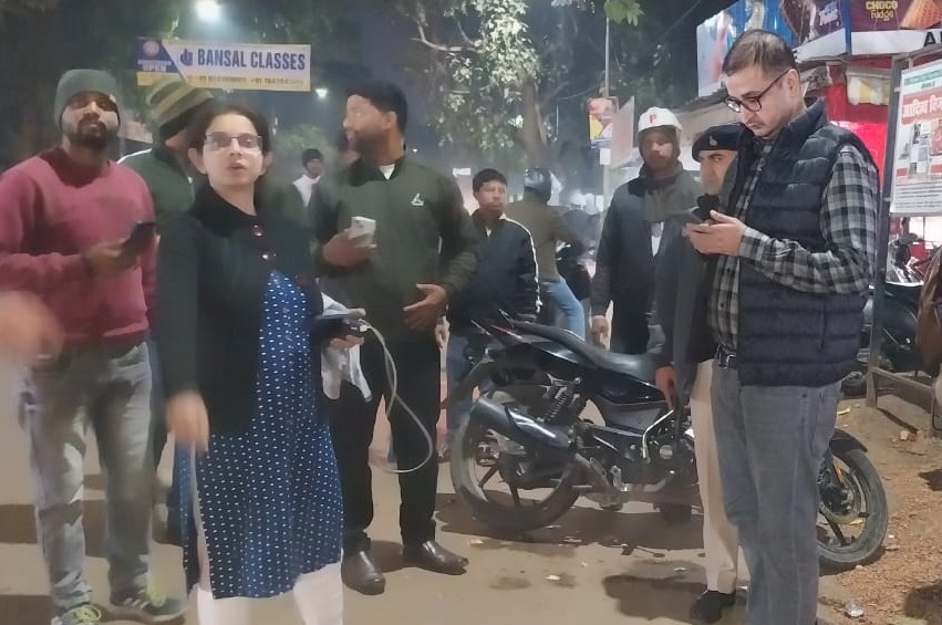 अनुमंडल पदाधिकारी धालभूम के नेतृत्व में आठवें दिन भी चला नो पार्किंग में वाहन जांच अभियान