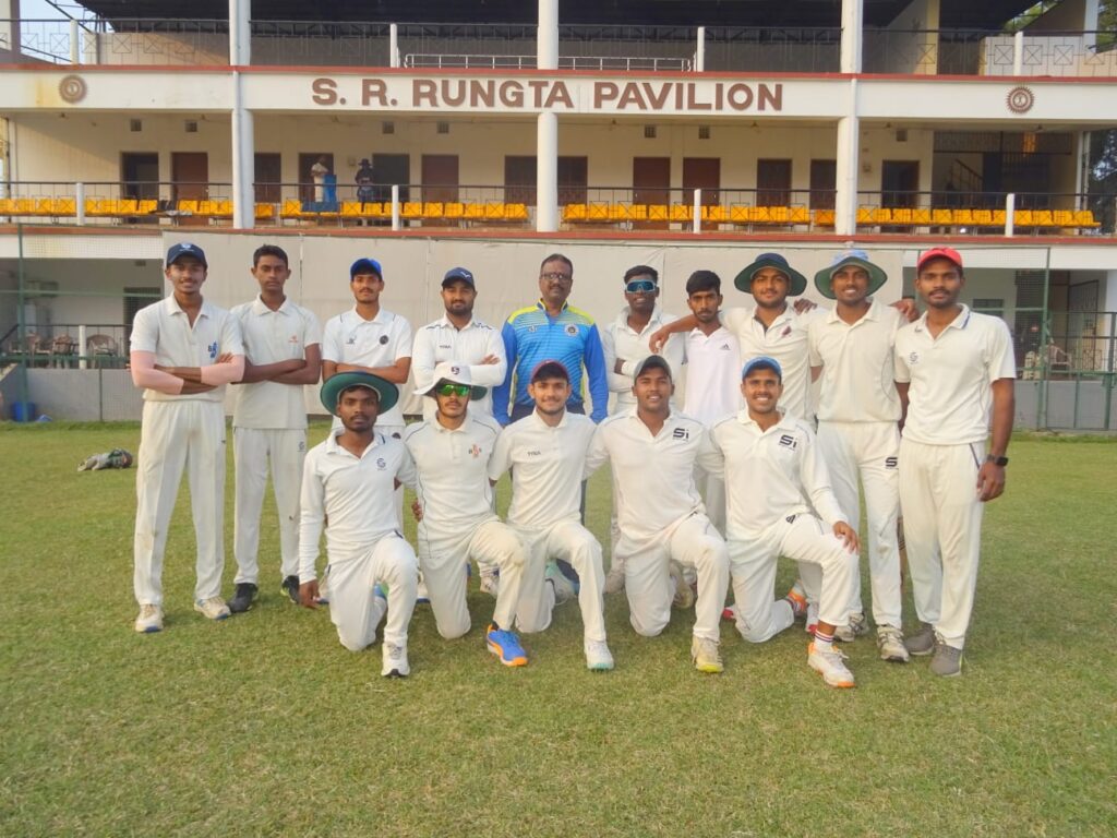 SR Rungta A-Division League: एसआर रुंगटा ए-डिवीजन लीग मुकाबलें चक्रधरपुर क्रिकेट अकादमी ने मेघाहातुबुरू को हराया
