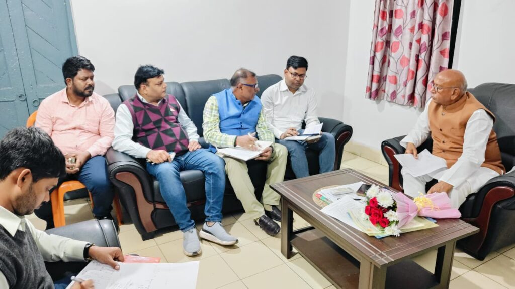 Jamshedpur News: विधायक सरयू राय ने पृथ्वी पार्क के सामने बनी टंकी के निर्माण का लिया जायजा, बोले, कई इलाकों में जल्द दूर होगा जलसंकट