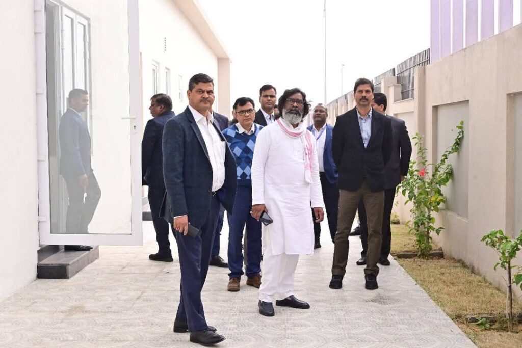 CM हेमंत सोरेन पहुंचे रांची Smart City, मंत्रियों के आवासों को 15 जनवरी तक सौंपने का दिया निर्देश