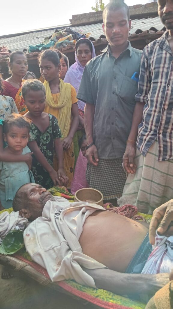 Dumaria: डुमरिया में धान लदी बैलगाड़ी से कुचलकर किसान की मौत, खेत से लौट रहा था खलिहान, जानें कैसे हुआ हादसा