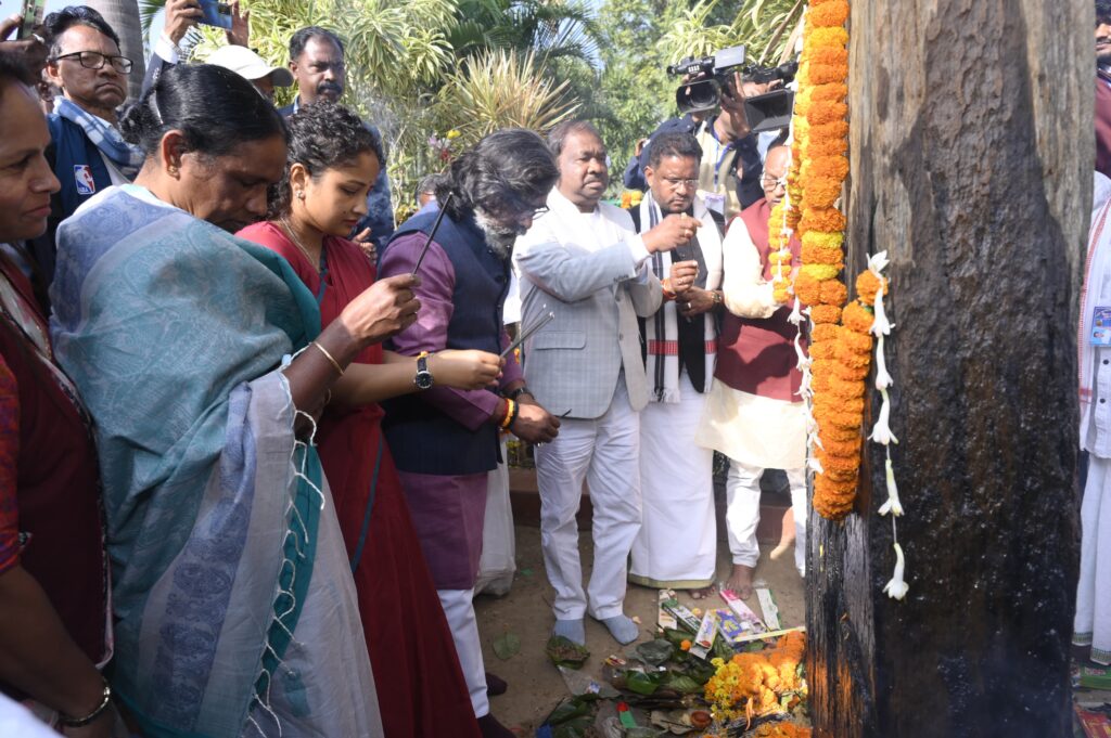 खरसावां का शहीद स्मारक आदिवासी समुदाय के संघर्ष और शहादत का प्रतीक : मुख्यमंत्री