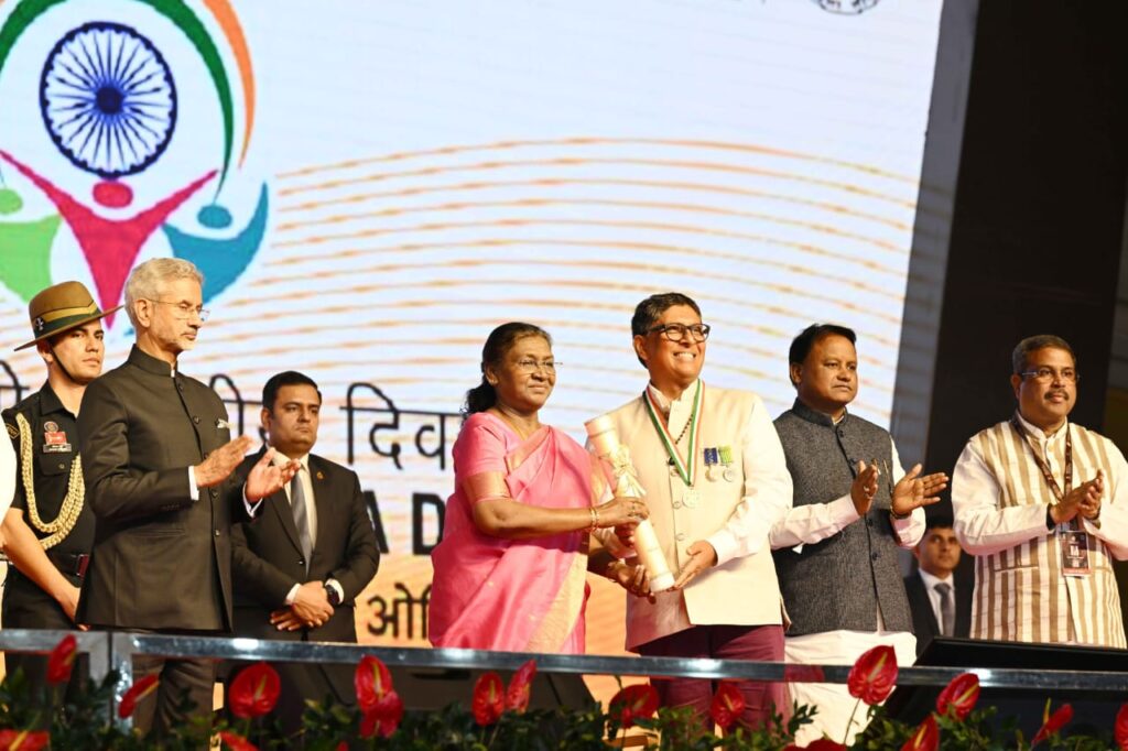 Pravasi Bharatiya Sammelan: राष्ट्रपति द्रौपदी मुर्मू ने 27 लोगों को प्रतिष्ठित प्रवासी भारतीय सम्मान पुरस्कार प्रदान किए