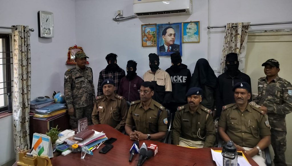 Adityapur : अभय सिंह हत्याकांड में फरार तीन समेत कुल छह गिरफ्तार, भेजे गए जेल