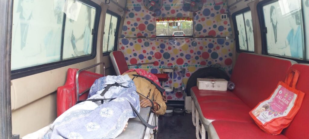 Seraikela Accident: सरायकेला-कांड्रा मार्ग पर ट्रैक्टर की चपेट में आकर गिरा बाइक सवार, पीछे से आ रही बोलेरो ने कुचला, युवक की मौत