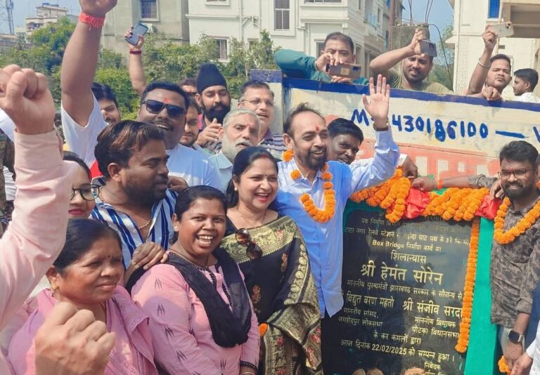 बागबेड़ा बड़ौदा घाट पुलिया के निर्माण कार्य का सांसद बिद्युत बरण महतो ने शिलान्यास किया