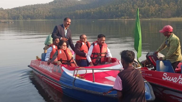 Chandil Dam Tourism: झारखंड के पर्यटन मंत्री सुदिव्य सोनू ने चांडिल डैम का किया दौरा, बोले-टापू पर इको कॉटेज व रिसोर्ट बनायेंगे