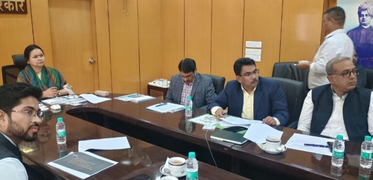 मुख्य सचिव ने उपायुक्तों को दिया टास्क, कहा- कैलेंडर बना कर कार्यों का करें निपटारा