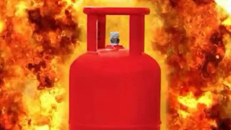 CYLINDER BLAST : बिहार के जमुई में रसोई गैस सिलेंडर में ब्लास्ट, नकद 30 लाख रुपये जले
